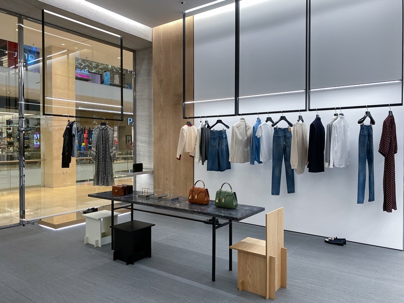 page CELINE PAVILION KL - YZINE 247 -5