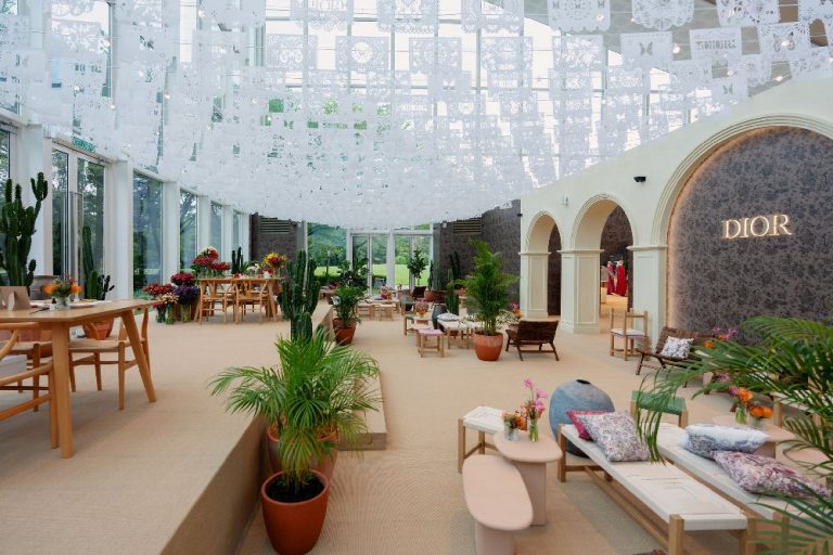 唯美异国情调！DIOR 2024早春系列以及 DIOR CAFE 快闪店 - Y-Zine
